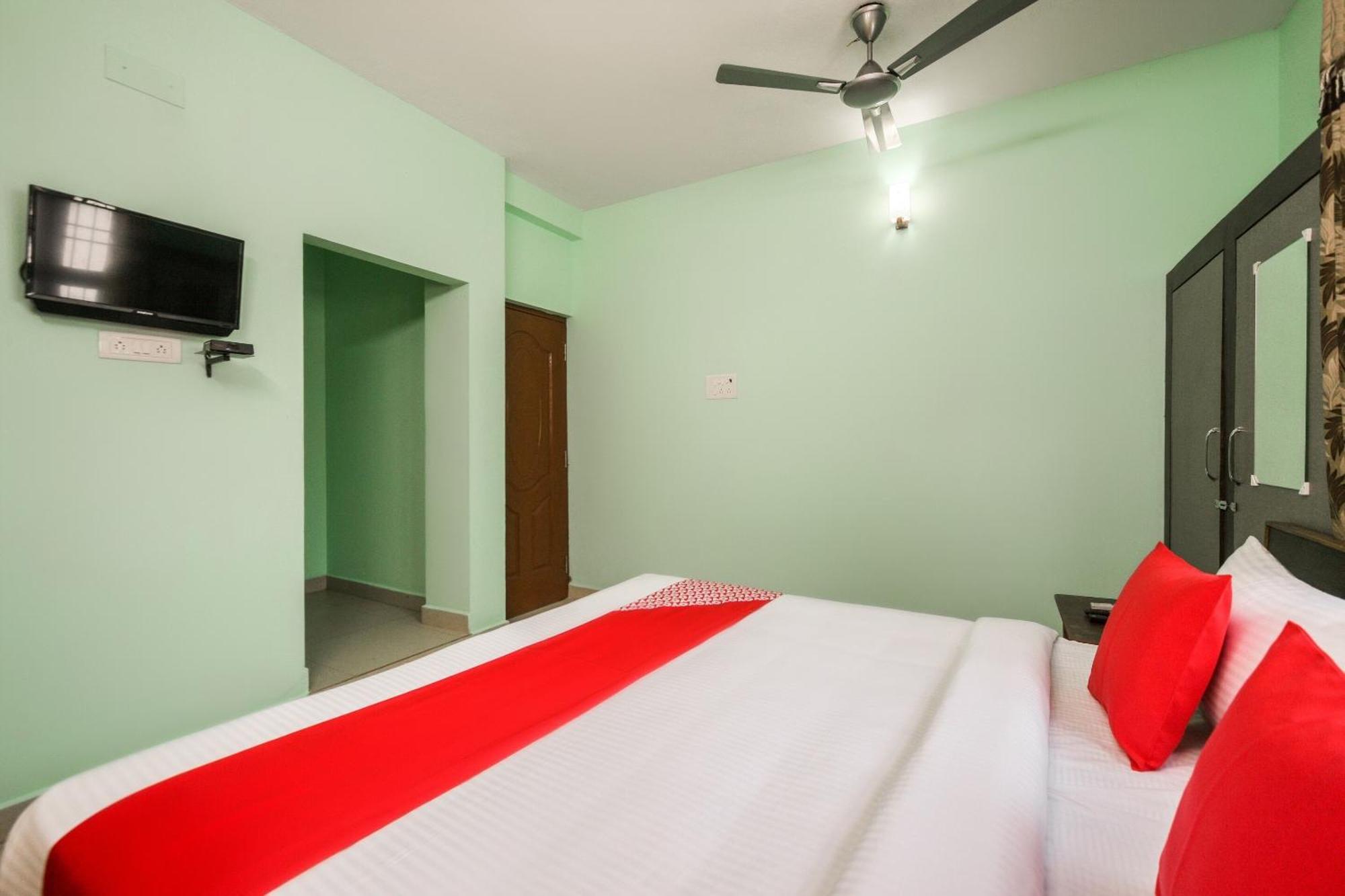 Oyo Modern Guest House Madras Buitenkant foto