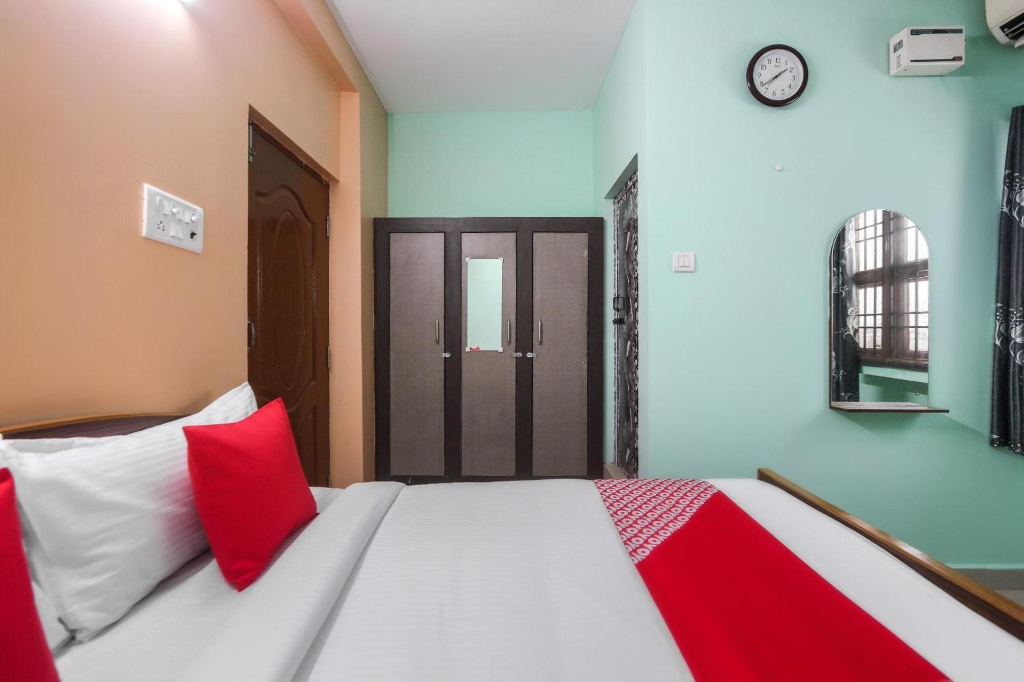 Oyo Modern Guest House Madras Buitenkant foto