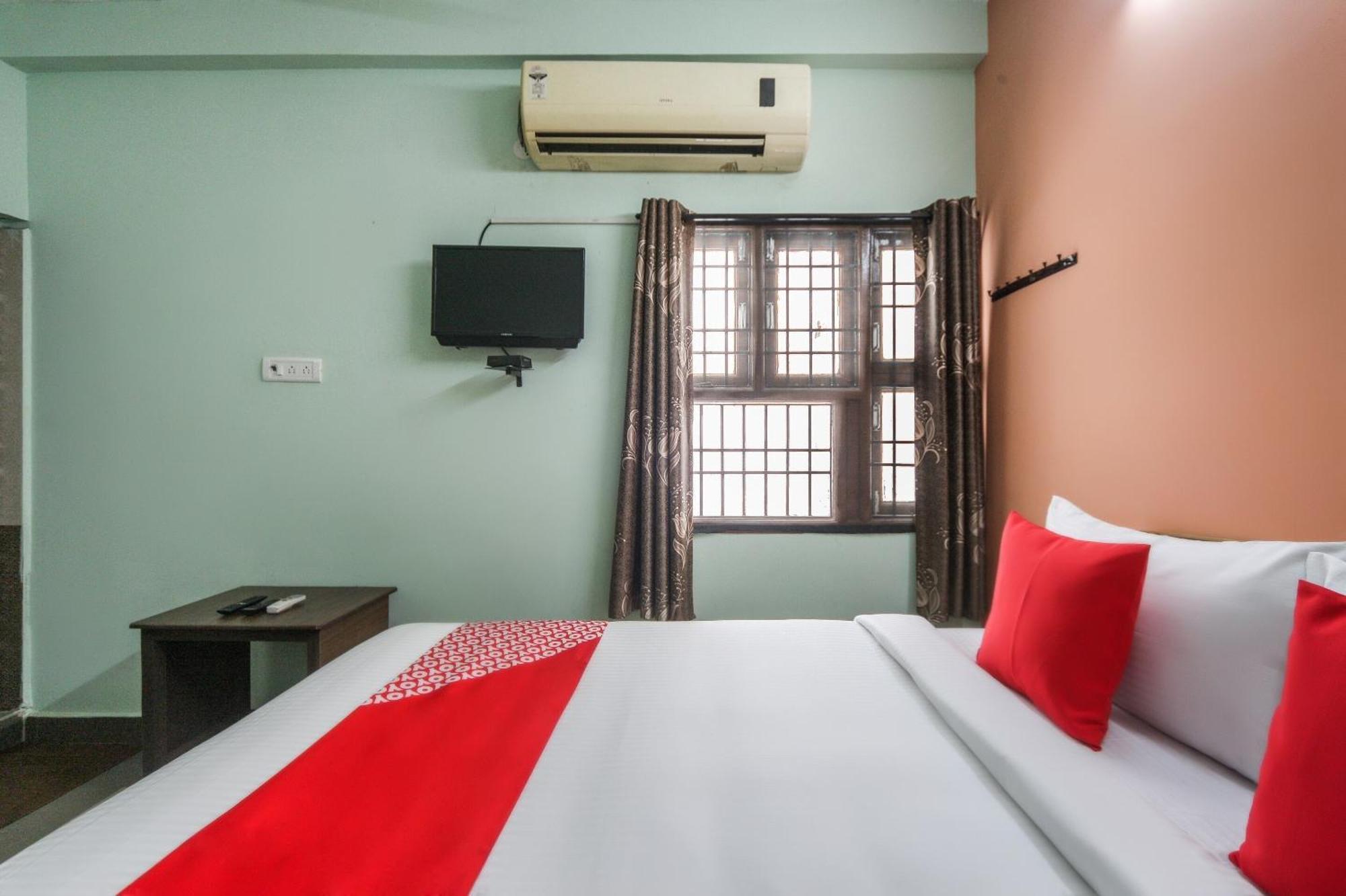 Oyo Modern Guest House Madras Buitenkant foto