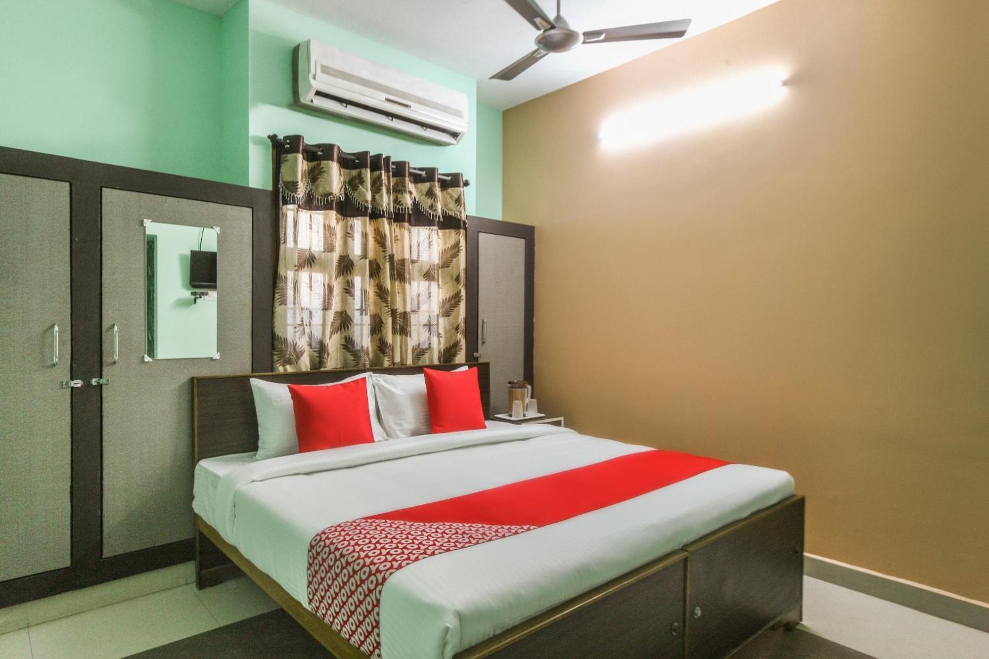 Oyo Modern Guest House Madras Buitenkant foto
