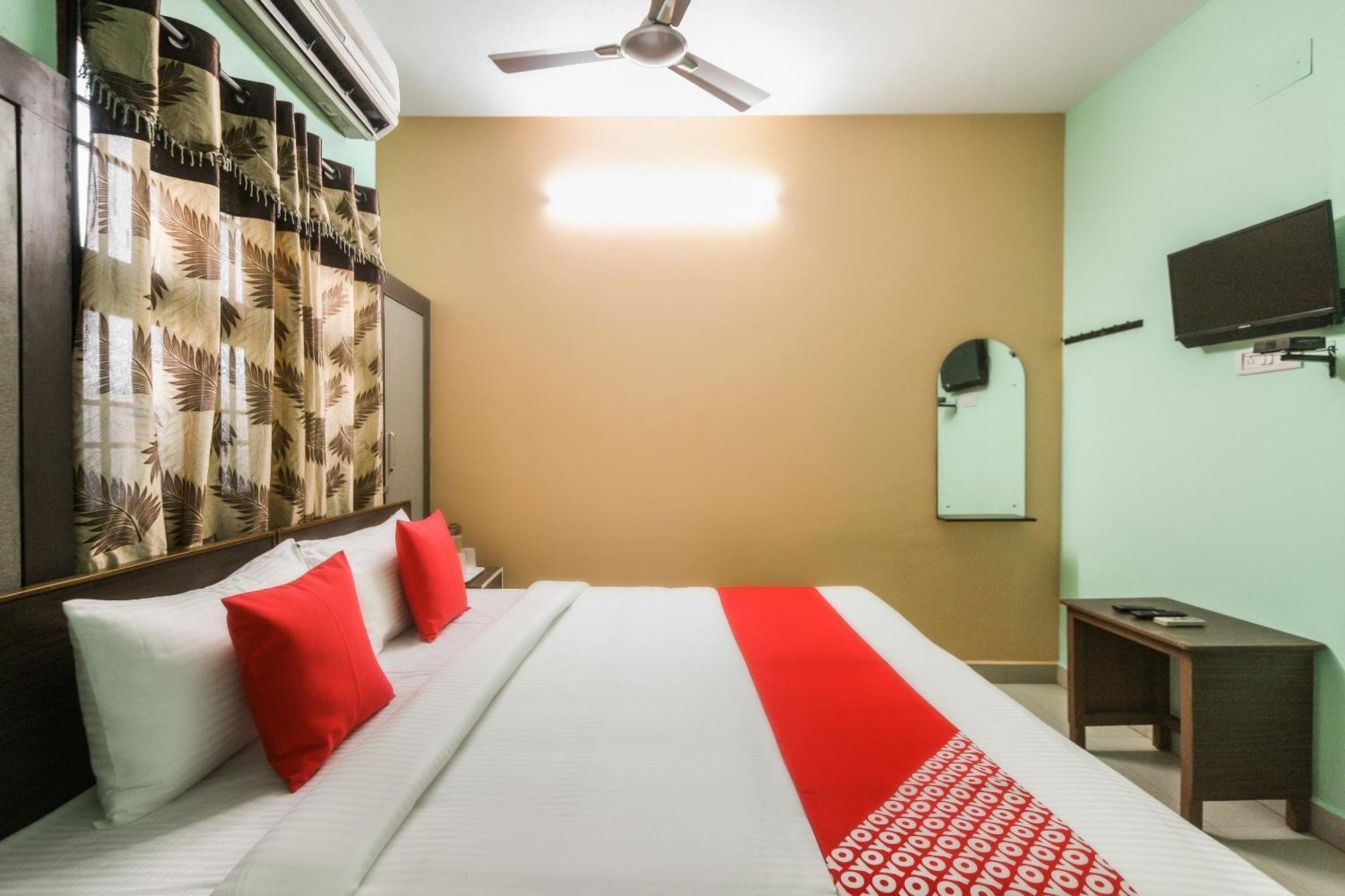 Oyo Modern Guest House Madras Buitenkant foto